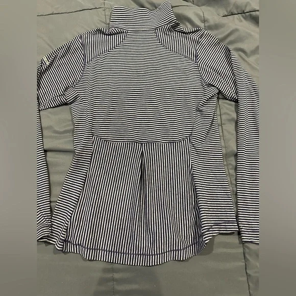 Columbia women’s half zip striped to. UW University of Washington. - Picture 2 of 8